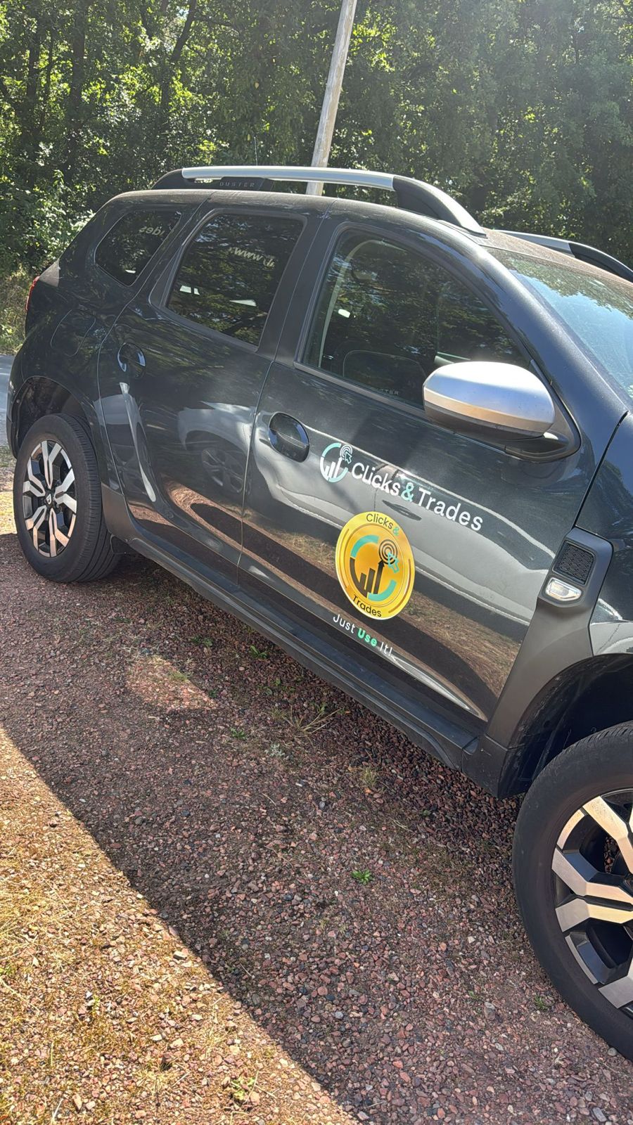 Clicks & Trades car branding